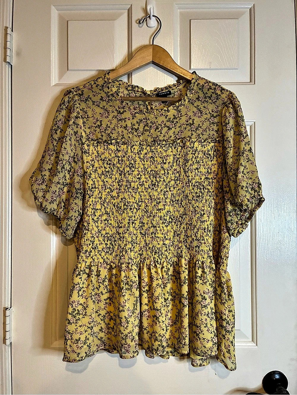 Torrid Yellow Floral Smocked Chiffon Peplum Blouse Yellow & Pink Size 0X